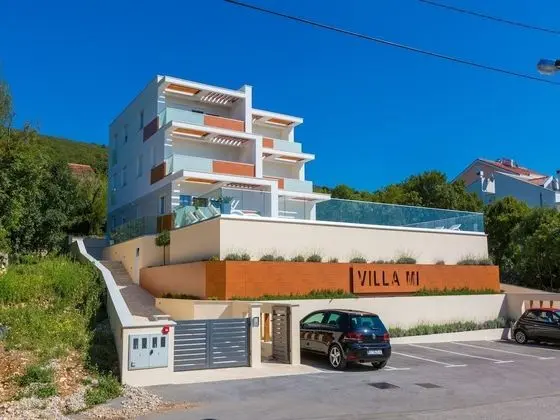 Amazing Villa Apartment With Pool Near the Beach - Dış Mekan