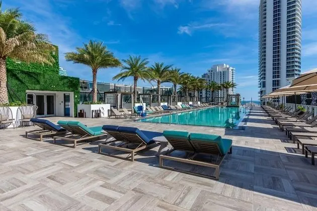 Amazing Apartments at H Beach House - Havuz