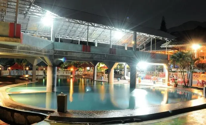 Amazing Beach Resort - Palu - Havuz