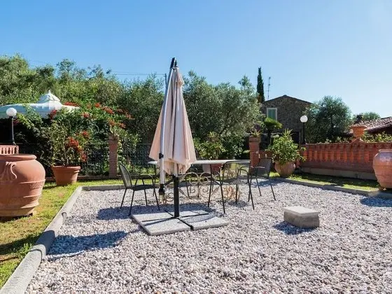 Amazing Farmhouse in Montecatini Terme with Hot Tub - Dış Mekanlar