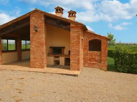 Amazing Farmhouse in Montepulciano With Shared Swimming Pool - Dış Mekan