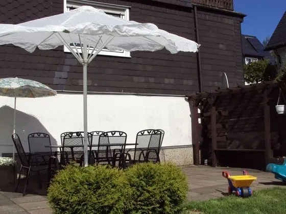 Amazing Holiday Home in Altastenberg With Parking - Yerinde Yemek