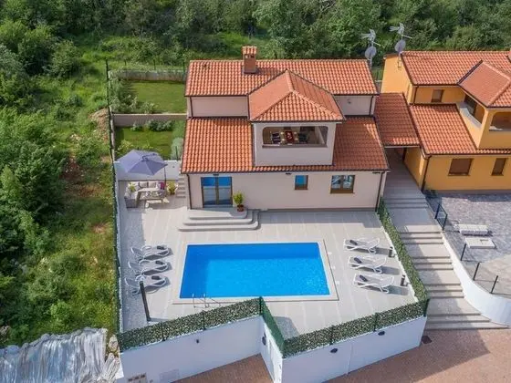 Amazing Holiday Home With Private Pool & Roof Terrace