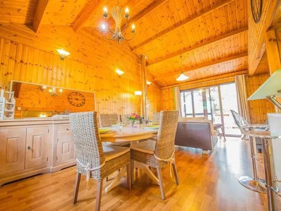 Amazing Holiday Home in Somme-leuze With Fireplace - Öne Çıkan Resim