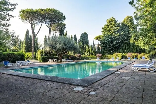 Amazing House With Swimming Pool