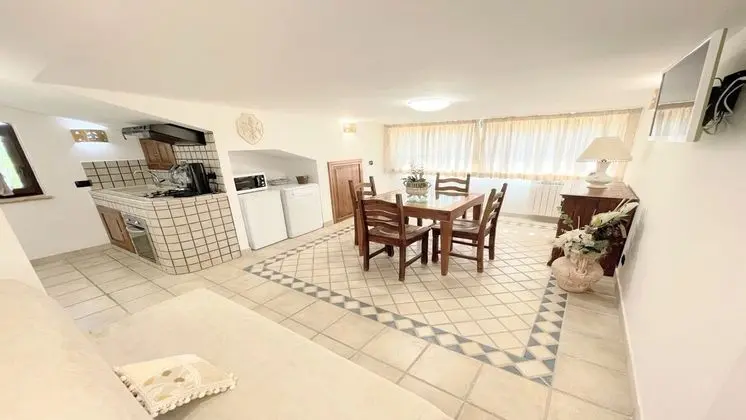 Amazing Lake View - Villa With Pool and Jacuzzi - Yerinde Yemek