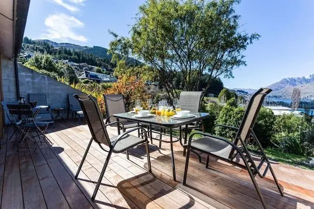 Amazing Lake View Spacious Townhouse with Parking - Dış Mekan