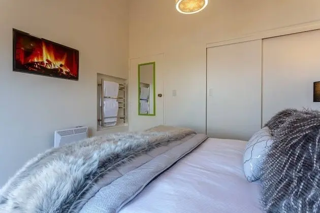 Amazing Lake View Spacious Townhouse with Parking - Oda