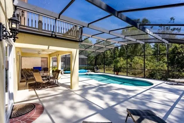 Amazing Modern 5 bed Villa With South Facing Pool Overlooking Conservation and Woodland