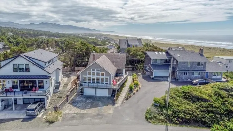 Amazing Ocean Views (MCA 448)