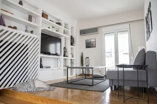 Amazing Renovated Penthouse In Pagkrati