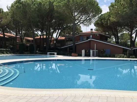 Amazing Residence Swimming Pool - Private Beach Place Included by Beahost