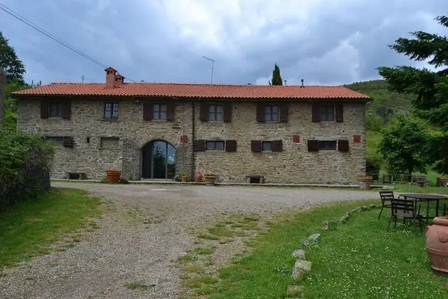 Amazing Stay in Tuscany Rustic Style
