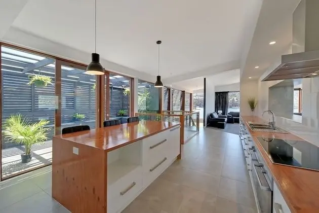 Amazing Unique Five-Star Waterfront Retreat - Mutfak