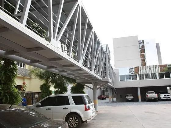 Amazon Plaza