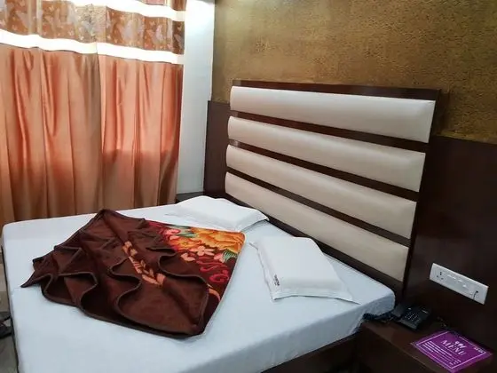 Hotel Amba Deluxe - Oda