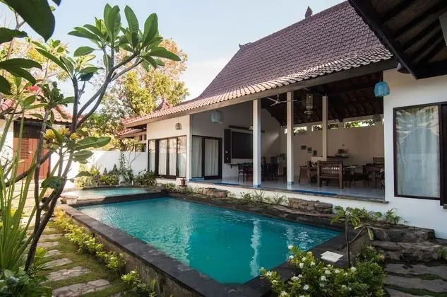 Ambary House - Havuz