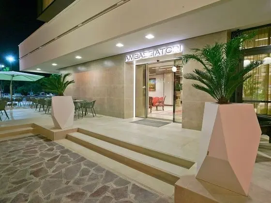 Hotel Ambasciatori - Dış Mekan