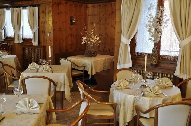 Hotel Ambassador - Yerinde Yemek