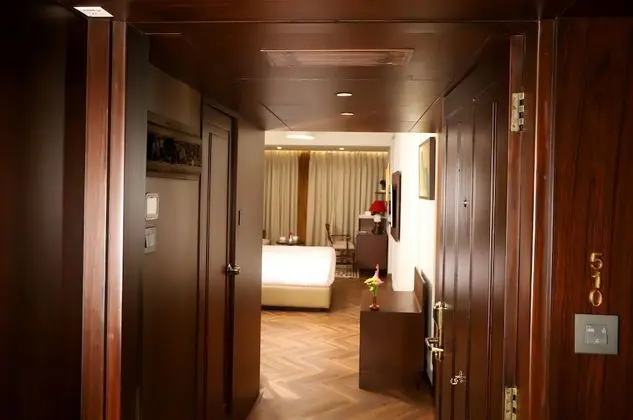 The Ambassador, Mumbai - Oda