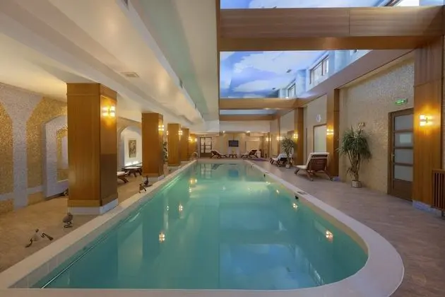 Ambassador Hotel - Havuz