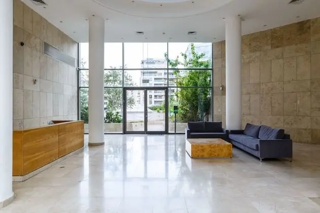 The ambassador unique luxury home - Lobi