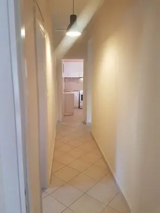 Ambelokipi. Spacious Sunny Apartment - İç Mekan