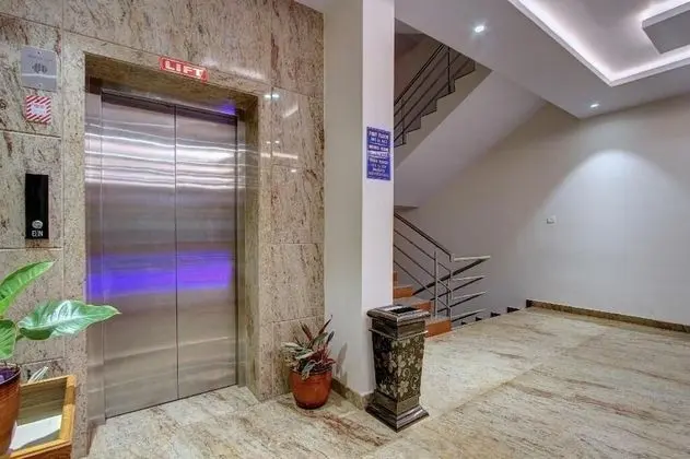 Hotel Ambika International Byndoor - İç Mekan