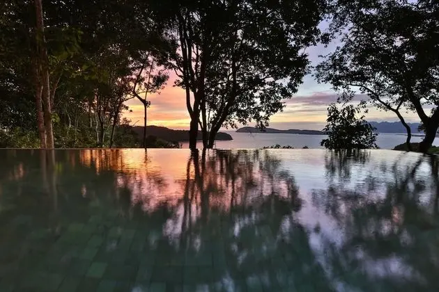 Ambong Pool Villas - Havuz