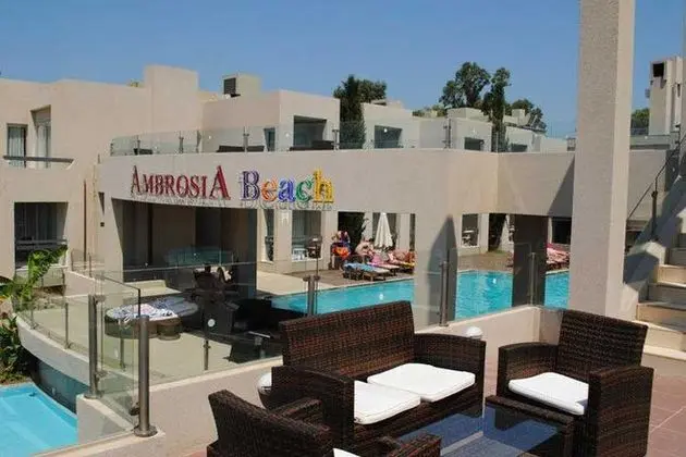 Hotel Ambrosia - Havuz
