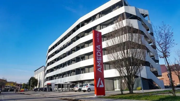 AMEDIA Hotel Noventa