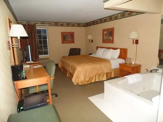 American Inn And Suites Houghton Lake