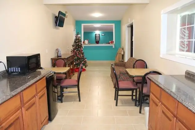 American Inn & Suites - Lobi