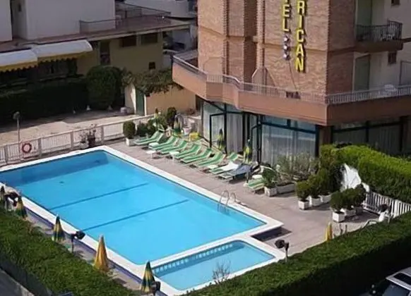 Hotel American - Havuz