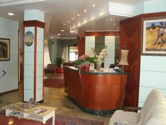 Hotel American - Lobi