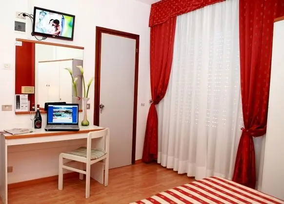 Hotel American - Oda