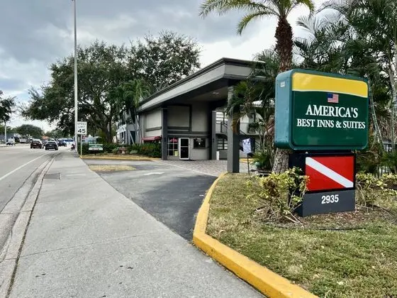 AMERICAS BEST INN AND SUITES FORT LAUDERDALE NORTH