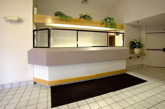 Americas Best Value Inn - Addison/Dallas - Lobi