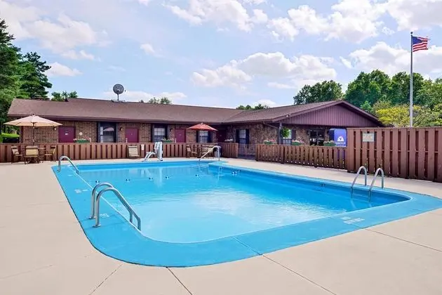 Americas Best Value Inn-Alliance - Havuz