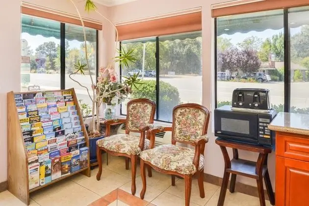 Americas Best Value Inn - Atascadero/Paso Robles - Lobi
