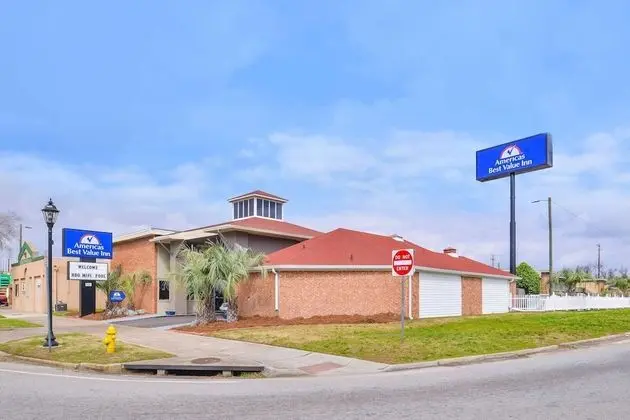 Americas Best Value Inn Augusta Historic Downtown - Dış Mekan