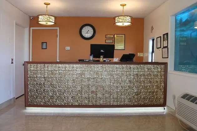 Americas Best Value Inn Boardman - Lobi