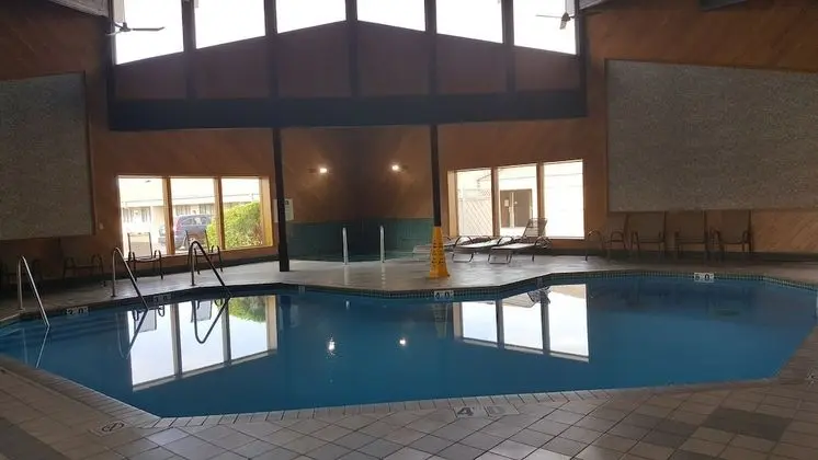 Americas Best Value Inn Chippewa Falls - Havuz