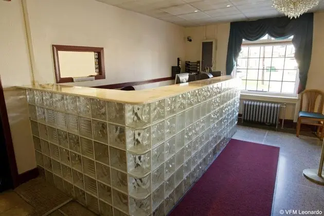 Americas Best Value Inn - Dearborn