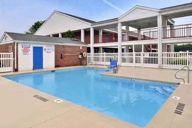 Americas Best Value Inn-Edenton - Havuz
