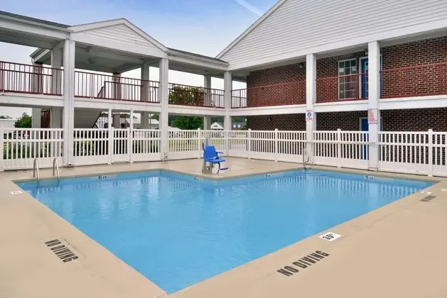 Americas Best Value Inn-Edenton - Havuz