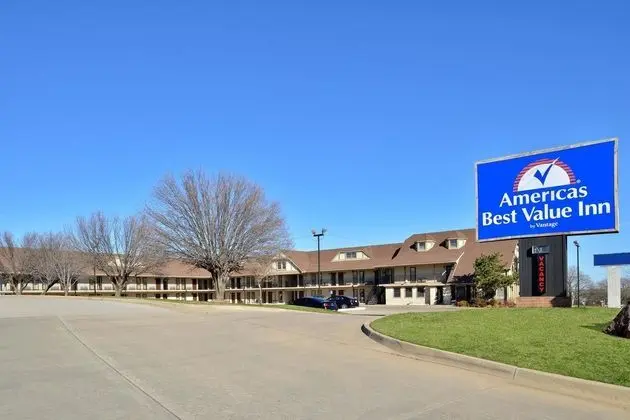 Americas Best Value Inn - Edmond/Oklahoma City North