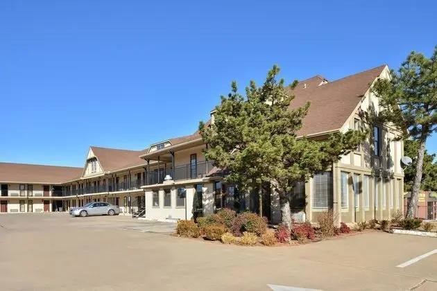 Americas Best Value Inn - Edmond/Oklahoma City North