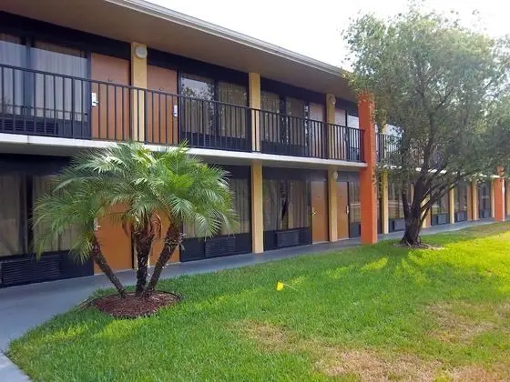 Americas Best Value Inn Florida Turnpike & I-95 - Dış Mekan
