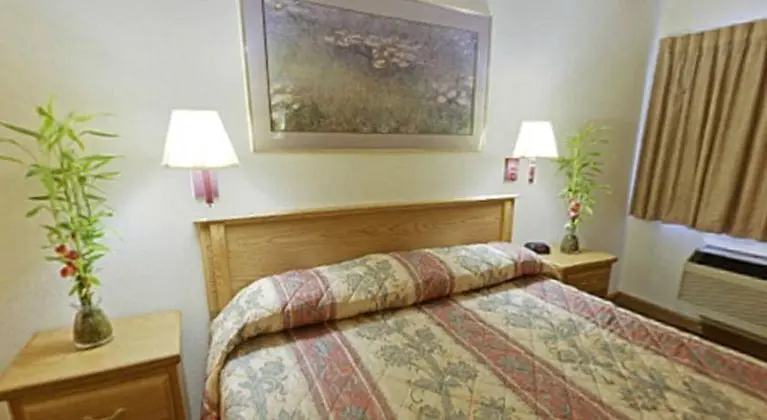 Americas Best Value Inn-Fort Wayne